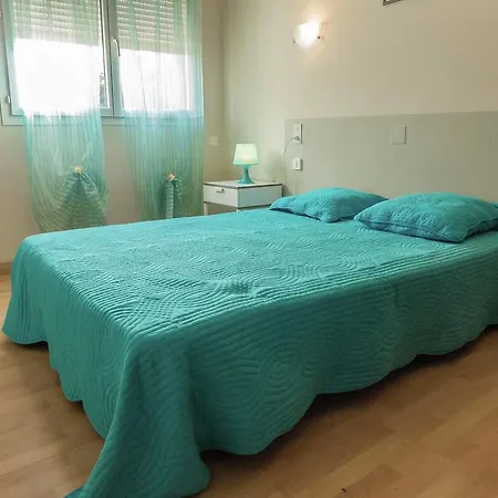 Attractive Near Roquemaure With Swimming Pool アパート ロックモール